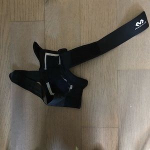 Mcdavid lv2 ankle wrap left